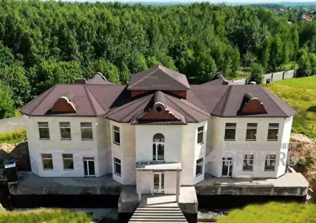 Продажа дома 950 м2, 43 сот. КП Chateau Souverain в Москвe
