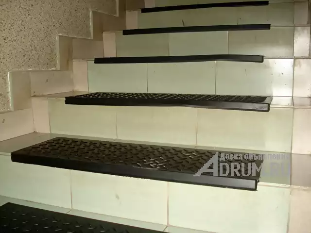 Не скользкая накладка из резины поверх ступенек лестницы в Москвe, фото 4