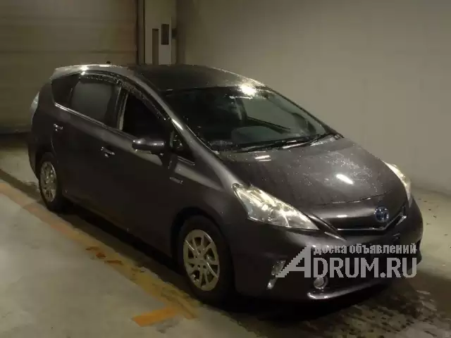 Минивэн гибрид Toyota Prius Alpha кузов ZVW41W модификация S Tune Black 2014, Москва
