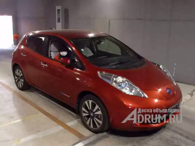 Электромобиль хэтчбек Nissan Leaf кузов AZE0 модификация G гв 2013, Москва