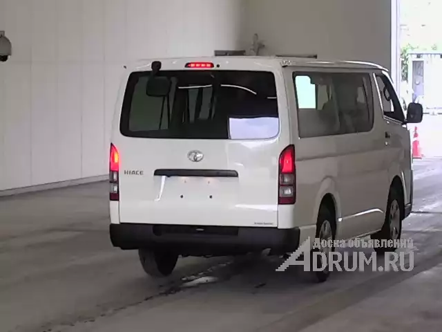 Грузопассажирский микроавтобус Toyota Hiace Van гв 2018 салон 3-9 мест груз 1 тн в Москвe, фото 2